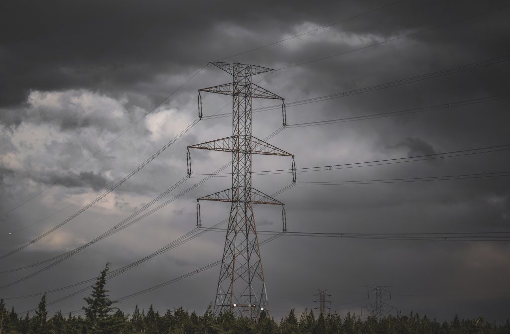 DeEnergization of Powerlines During Dangerous Weather Conditions